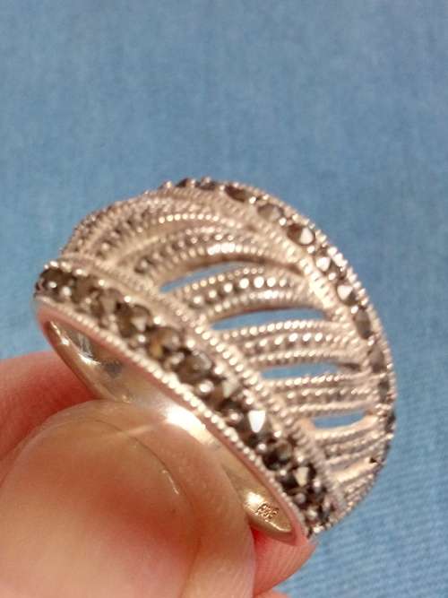 SOLID STERLING SILVER MARCASITE RING