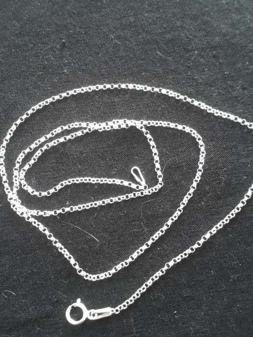 SOLID STERLING SILVER CHAIN .  50 CM LONG