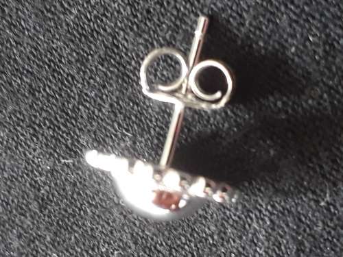 NICE SOLID STERLING SILVER STUD EARRINGS.