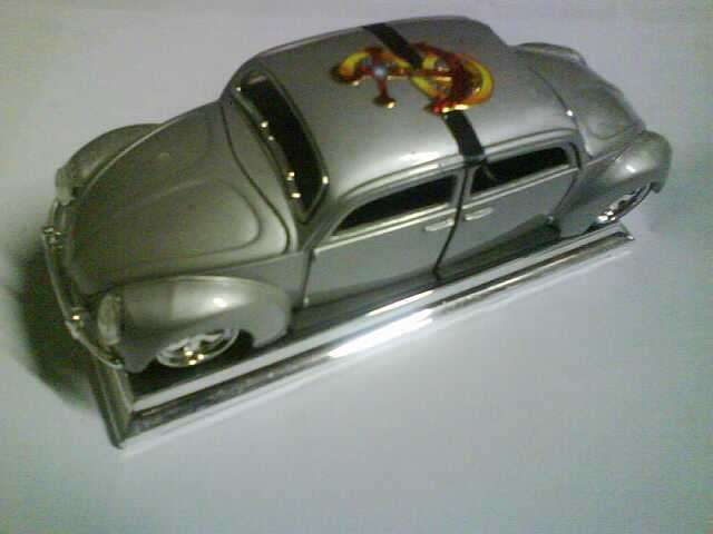 NEW YEAR SPECIALS 1:24 vw beetle (gold)