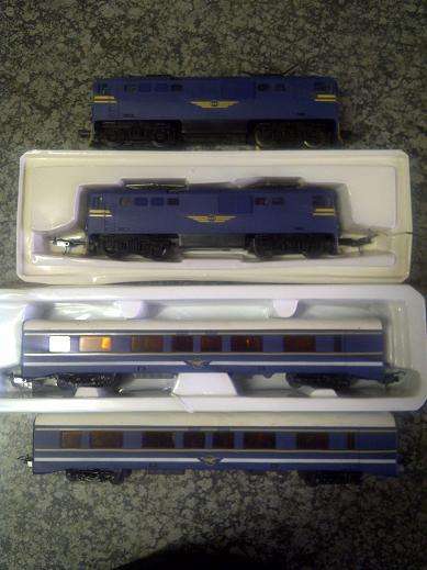 LIFE LIKE SAR SAS 6E BLUE TRAIN SET