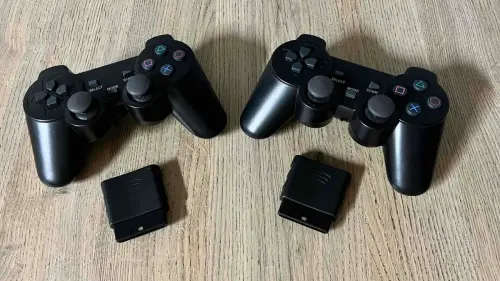 2 x Playstation 2 Wireless Controllers