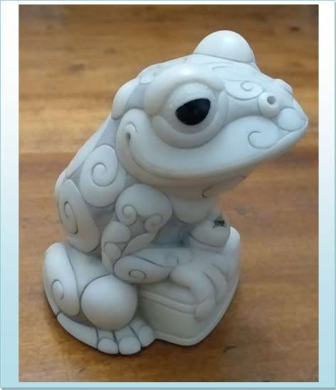 VINTAGE JOHN BICCARD CRUSHED MARBLE SCULPTURE  "PHILEAS FROG"