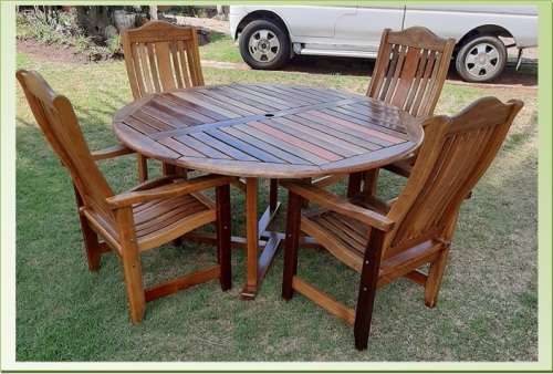WOODEN PATIO SET  4 SEATER