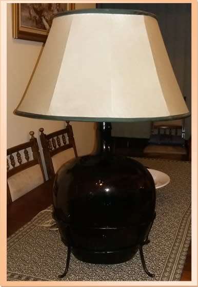 RETRO TABLE LAMP