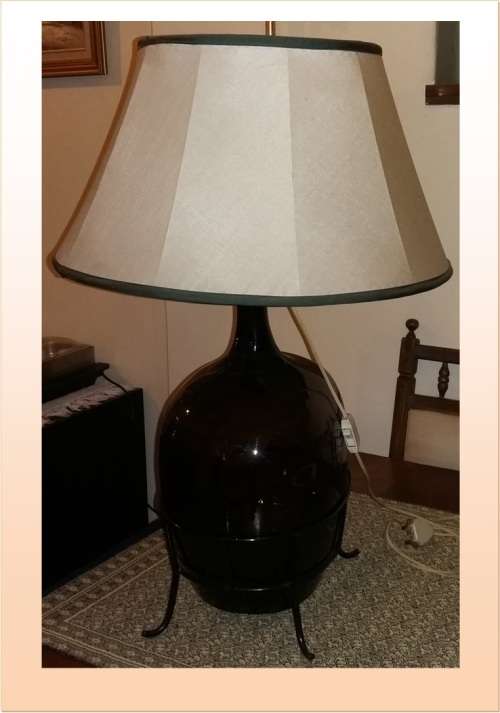 RETRO TABLE LAMP