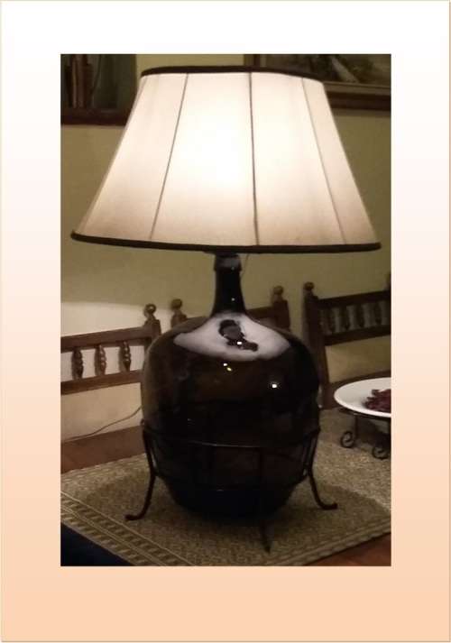RETRO TABLE LAMP