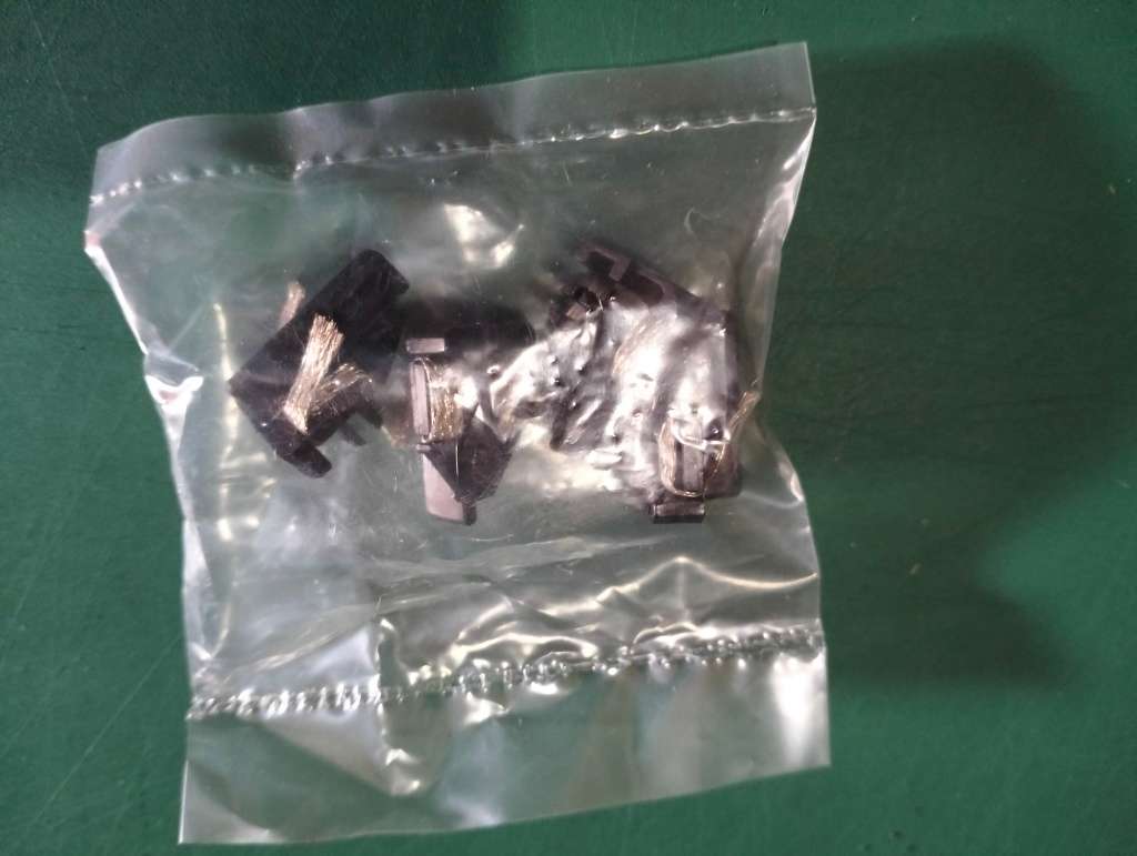 Scalextric guide blades