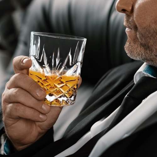 7 Piece Clear Diamond Cut Style Whiskey Decanter with Glasses Set