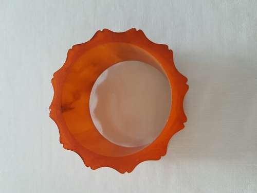 FOR LIZ ONL Collection of 8 Vintage Bakelite Napkin Rings: 2 Bird 2Scottie dogs ,2 plain and 2others