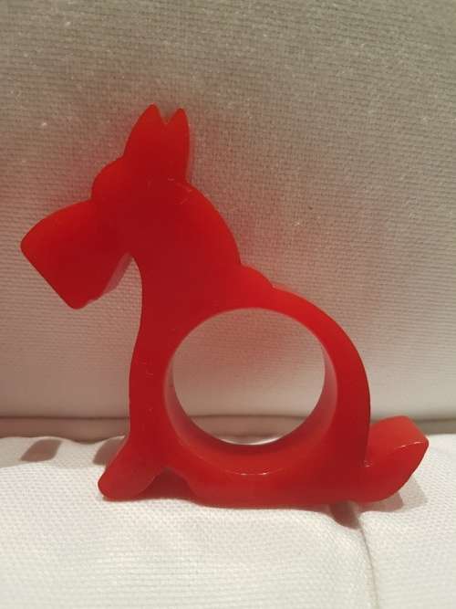 FOR LIZ ONL Collection of 8 Vintage Bakelite Napkin Rings: 2 Bird 2Scottie dogs ,2 plain and 2others
