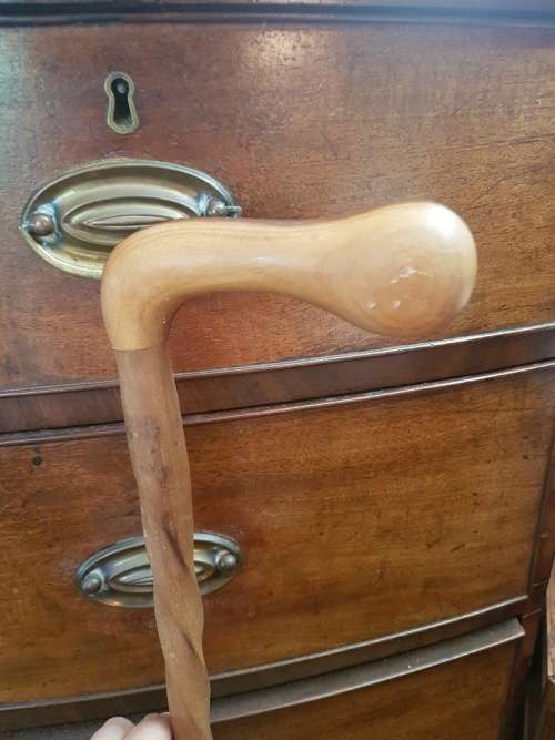 Lovely Walking Stick With Barley Twist Detail 94 cm high