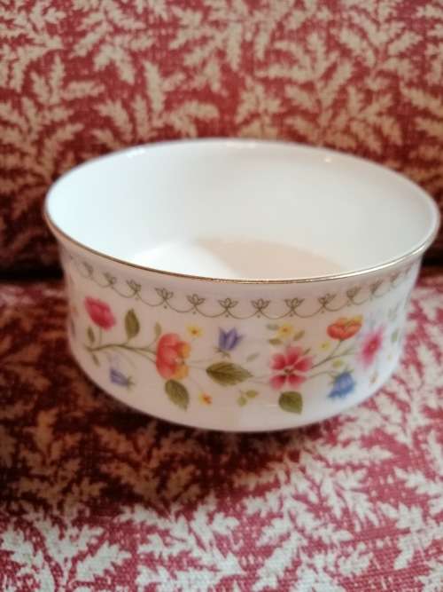 Paragon ` Anastasia ` Sugar Bowl