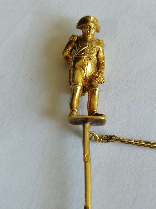 Napoloen collector ! Outstanding 18ct Yellow Gold Jabot Pin with the Figure of Napoleon