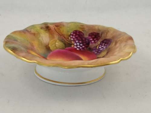 A Hand Painted Royal Worcester Trinket Dish/Tazza Depicting Fruit