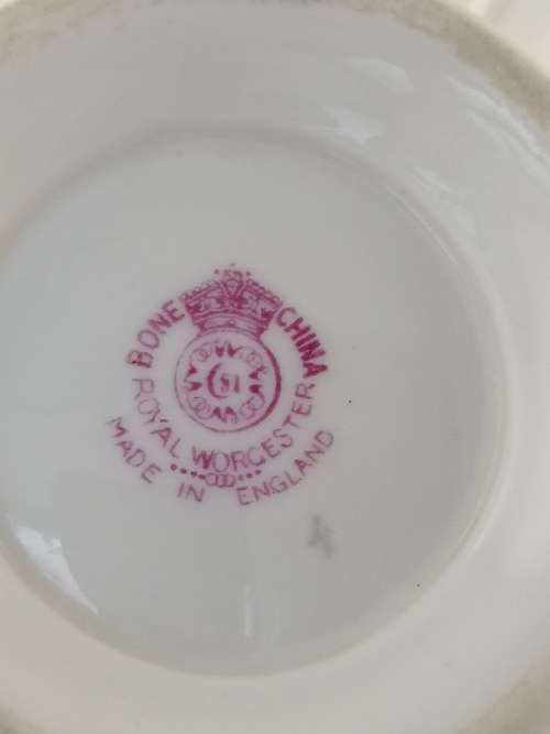 A Hand Painted Royal Worcester Trinket Dish/Tazza Depicting Fruit