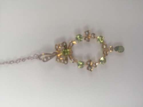 Outstanding Edwardian Gold, Peridot and Seed pearl pendant with Chain