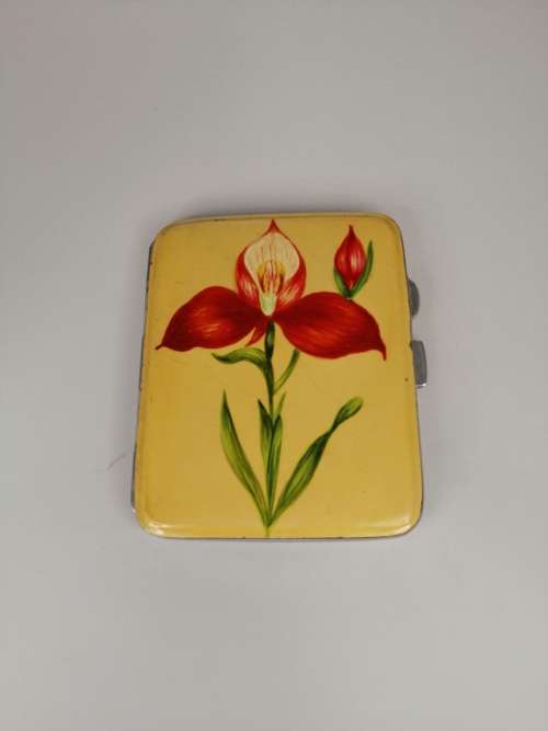 WHITE METAL ENGIN TURNED CIGARETTE BOX WITH IMAGE OF AN IRIS