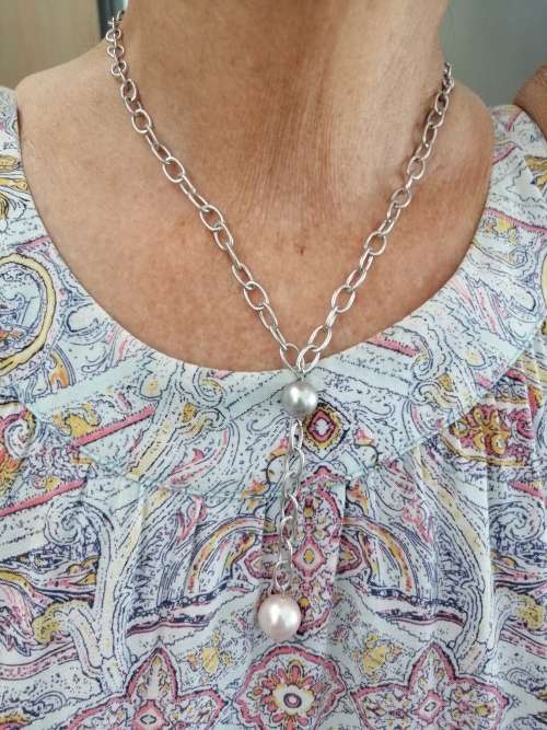 BEAUTIFUL STERLING SILVER AND PEARL NECKLACE