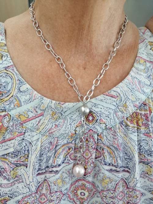 BEAUTIFUL STERLING SILVER AND PEARL NECKLACE