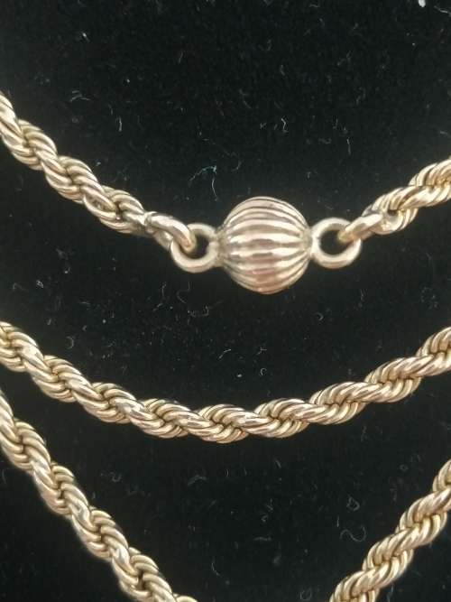 SIMPLY STUNNING ANTIQUE 9CT YELLOW GOLD DOUBLE ROPE DESIGN FOB CHAIN.