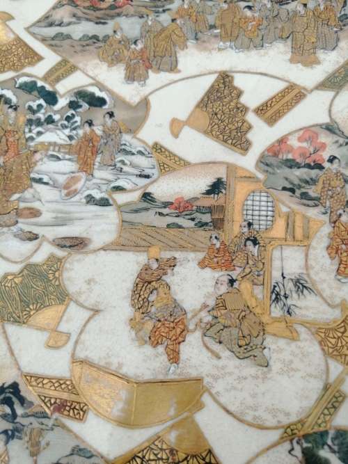 A broken  very valuable Japanes plate for complete restoration