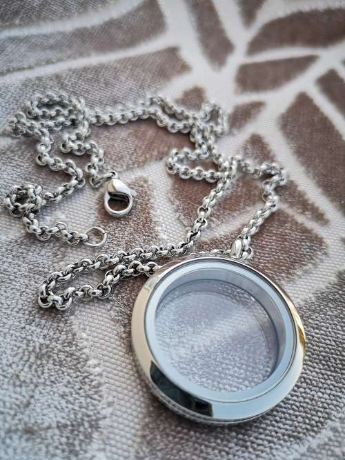 STUNNING 30mm TITANIUM GLASS FLOATING LOCKETS