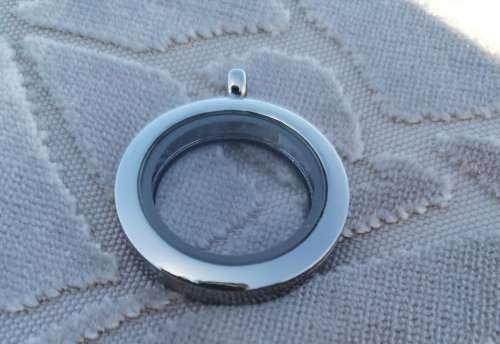 *** STAINLESS STEEL GLASS MEMORY FLOATING LOCKET ***