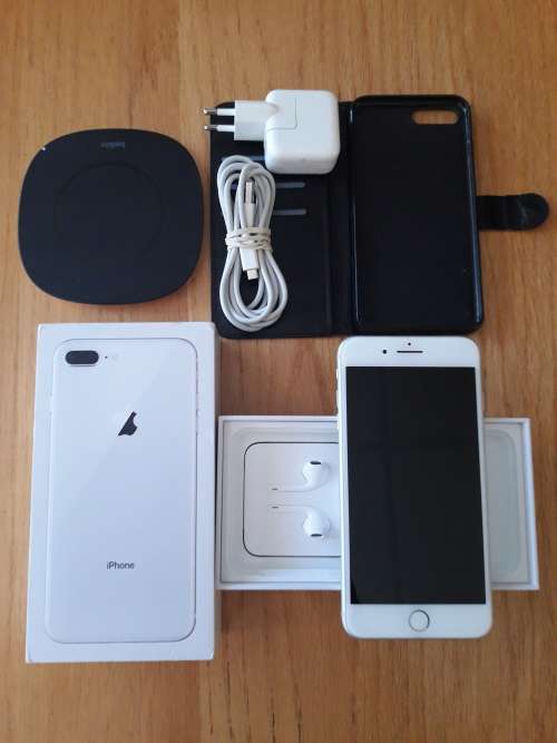 Apple iPhone 8 Plus 256gb with 12w Belkin charging pad