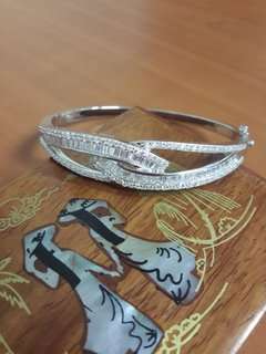 EXQUISITE CLUTCH TENNIS BRACELET 925 STERLING SILVER