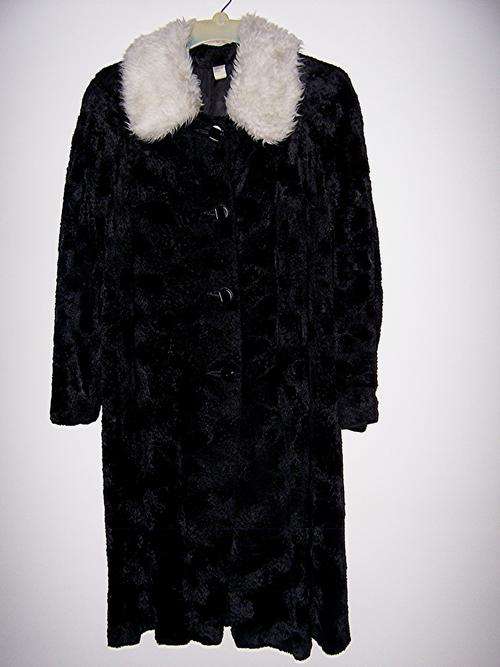 Coat. Vintage Faux Fur ALVECO Coat. Size 36/12