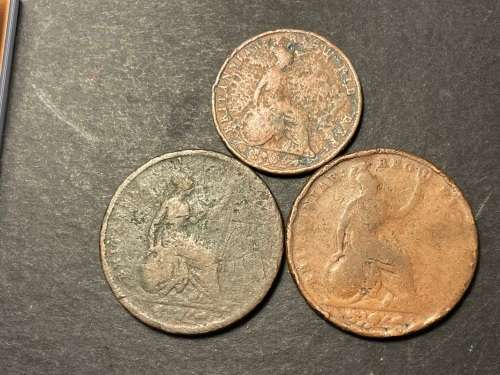 Set of 3 old British copper coins