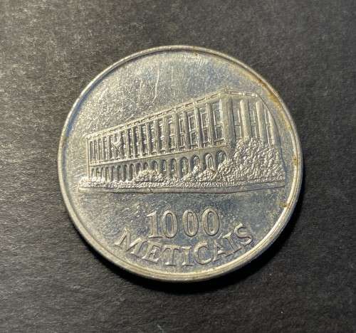 Nice 1994 1000 Meticais coin from Mozambique