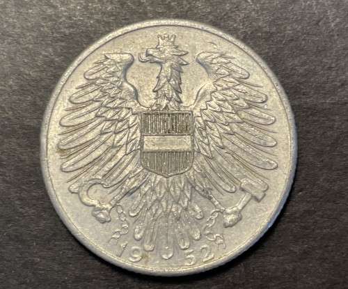 Nice 1952 5 schilling Aluminium coin from Österrich (Austria)