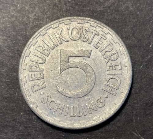 Nice 1952 5 schilling Aluminium coin from Österrich (Austria)
