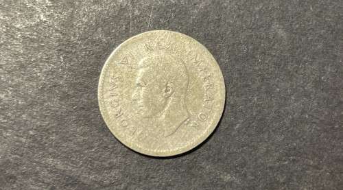 1942 SA silver 3 pence coin - possibly an Error