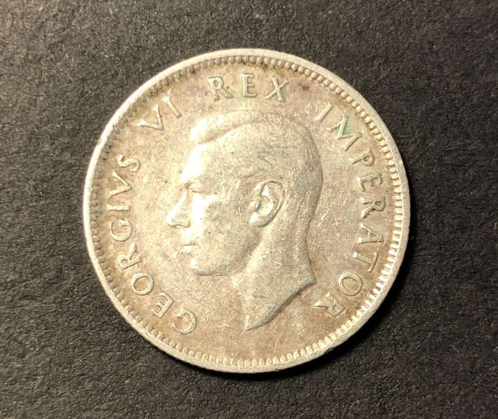 Very nice 1941 SA Union silver shilling coin - 80% silver