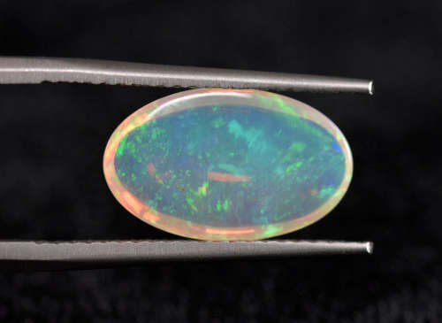1.84ct MESMERIZING ETHIOPIAN WHITE OPAL OVAL SHAPE CABOCHON