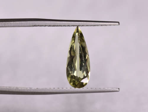 1.75ct NATURAL TURKISH  PEAR SHAPE DIASPORE WITH SLIGHT COLOUR CHANGE