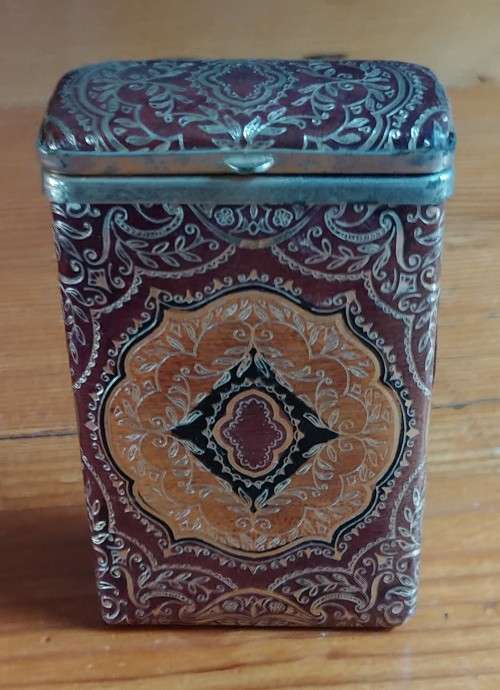 Ornate cigarette case