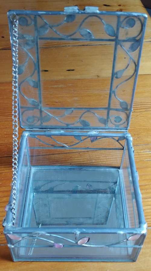 Lead glass trinket box with pearly stones
