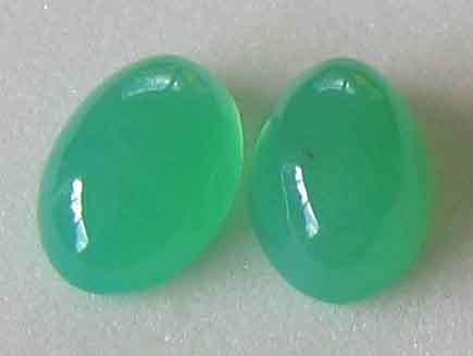 2 Pieces CHRYSOPRASE [Imperial] Apple Green Cabochon T.W. 0.91 ct.