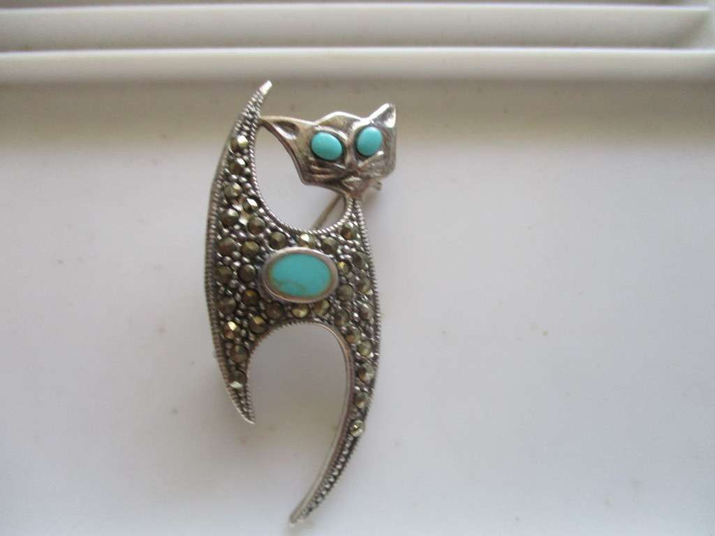 Exquisite Sterling Silver, Marcasite & Turquoise ` CAT ` Brooch.