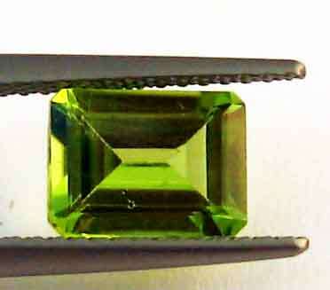 7.00 x 5.00 mm Octagonal- faceted  cut  Peridot   1.15cts.