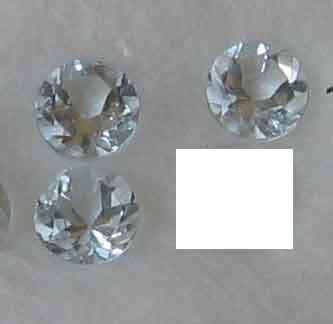 1 lot, 3 pieces   3.20mm Round cut  Aquamarines, T. W. 0.37cts