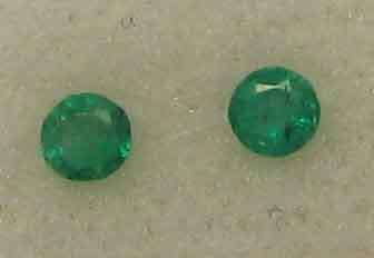 1 Lot, 2 pieces of 2.30 mm Round cut Emeralds , T. W. 0.11 cts.