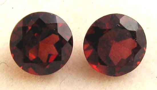 1 Lot , 2 pieces of  6.00 mm round cut Garnets , T.W. 2.13 ct.