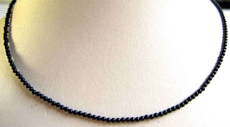 Black onyx  106 pieces beads 4.00 mm round