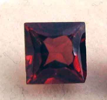 7.00 x 7.00 mm Princess cut Garnet 2.13 ct.