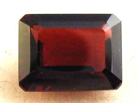 9.00 x 7.00 mm Octagonal cut Garnet  2.89 ct.